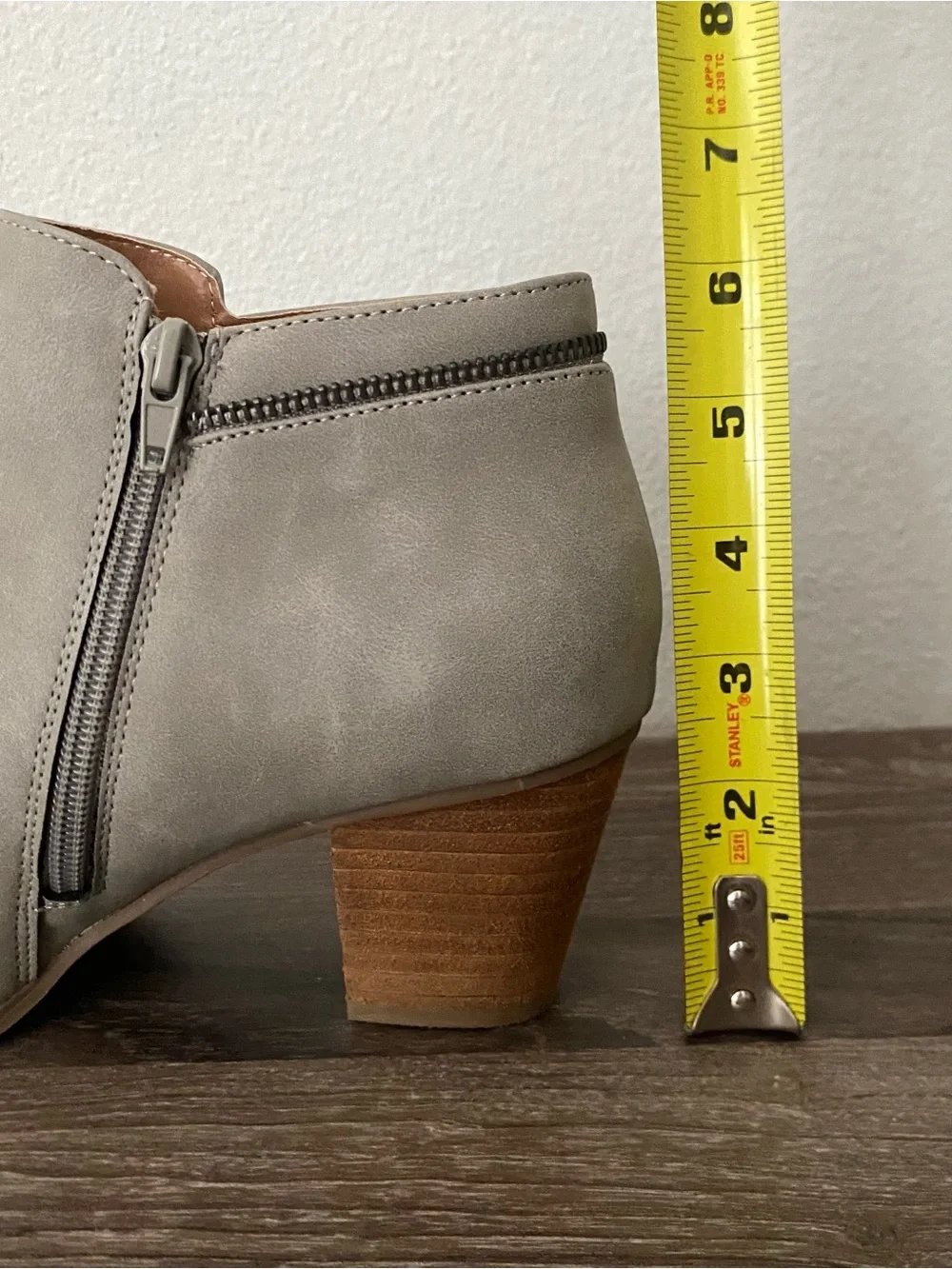 Report Womens Corra Ankle Bootie Gray Faux Leather Casual Block Heels Size 9